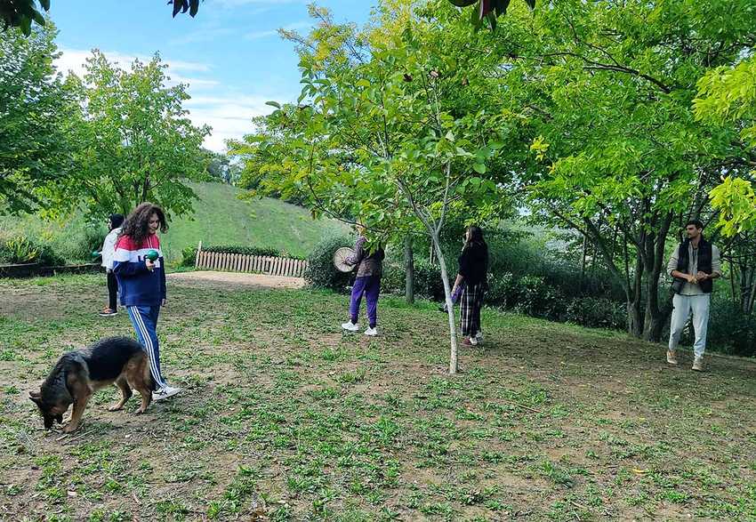 Gruppo durante il corso di comunicazione animale all'aperto