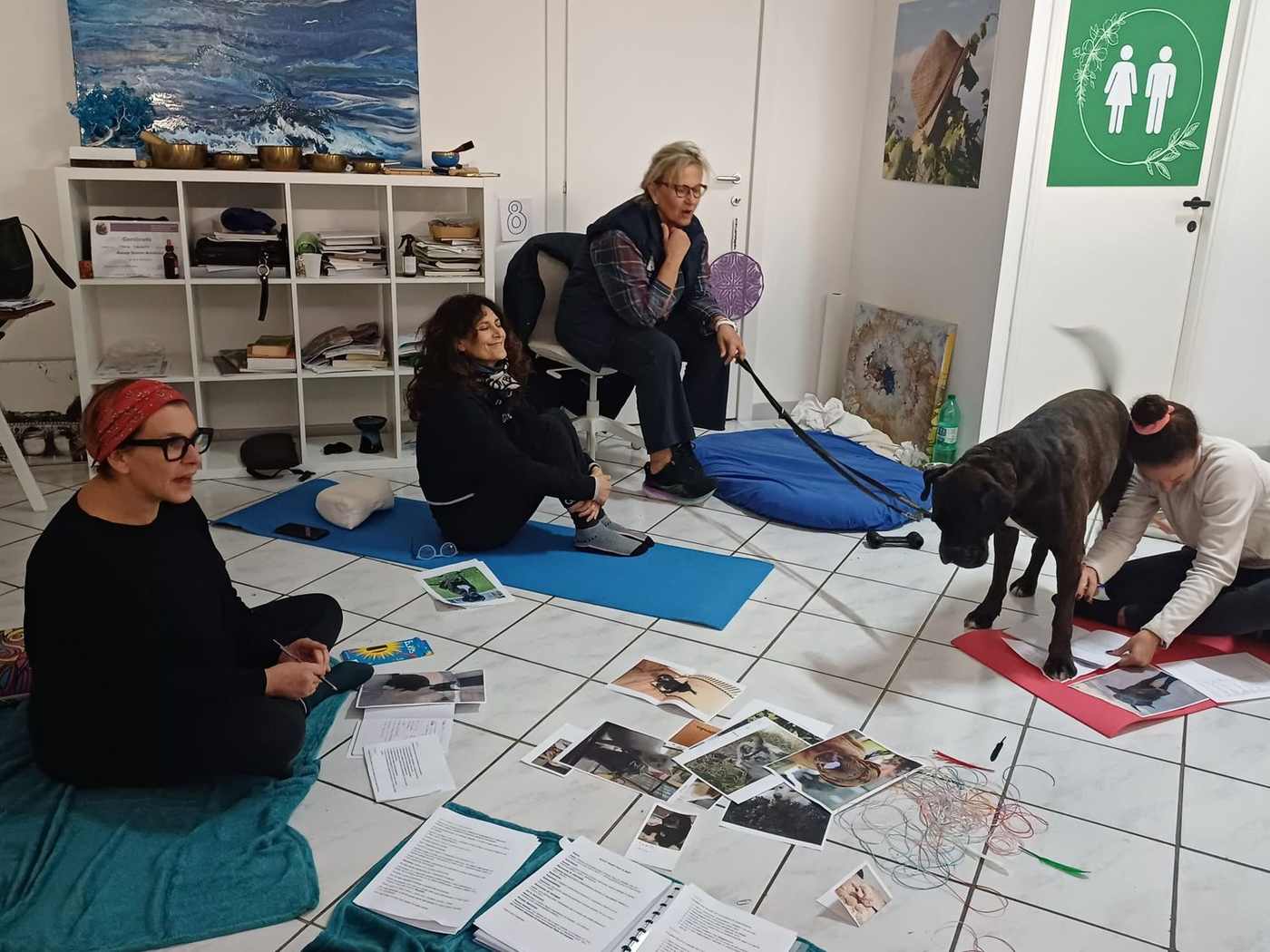 Corso di comunicazione animale con partecipanti e cane